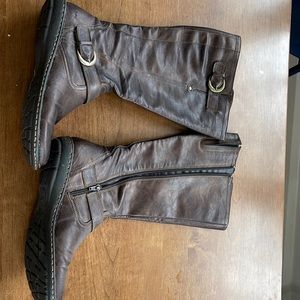 Waterproof boc boots